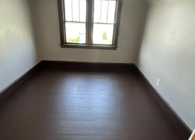 Property at 124 Newfield St, Buffalo, NY, 14207, 4 beds, 1 bath, [object Object]