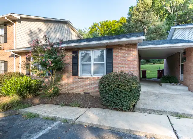 Property at 810 Morningside Dr, Johnson City, TN, 37604, 2 beds, 1.5 baths, [object Object]