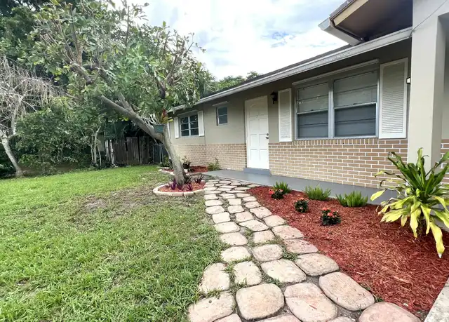 Property at 6831 Eastview Dr, Lake Worth, FL, 33462, 2 beds, 2 baths, [object Object]
