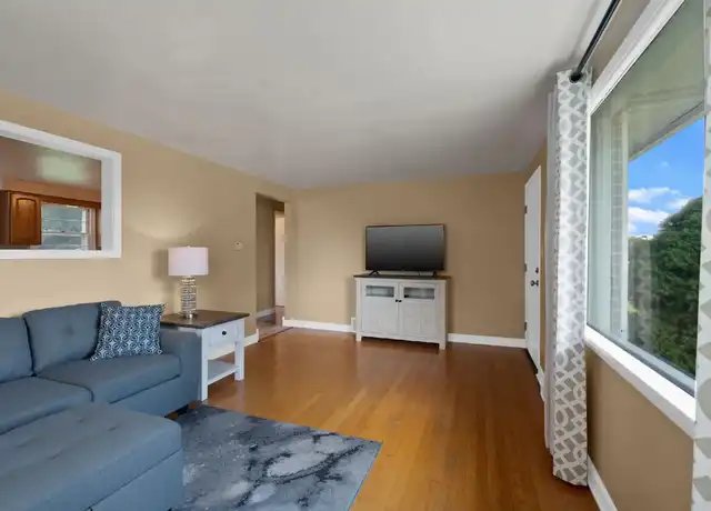 Property at 921 Stadium Dr, Green Bay, WI, 54304, 3 beds, 2 baths, [object Object]
