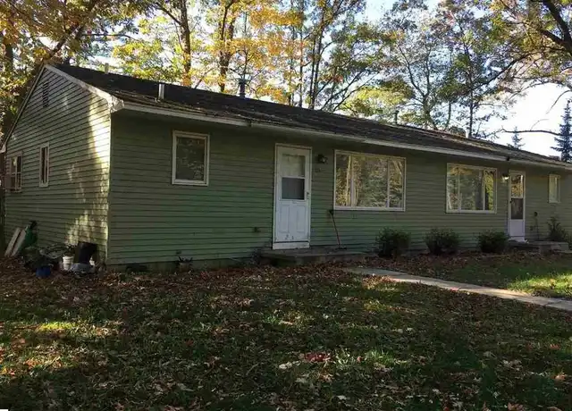 Property at 282 E South Airport Rd, Traverse City, MI, 49686, 2 beds, 1 bath, [object Object]
