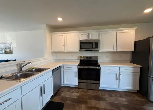 Property at 10906 Constant Dr, Allendale, MI, 49401, 5 beds, 3.5 baths, [object Object]