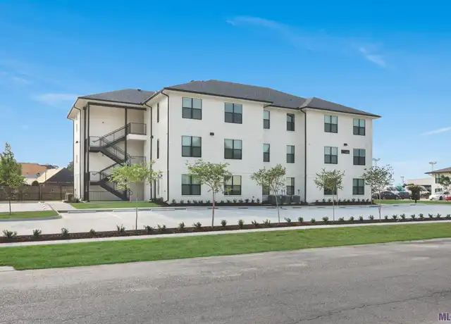 Property at 4747 Southpark Dr, Baton Rouge, LA, 70816, 2 beds, 2 baths, [object Object]