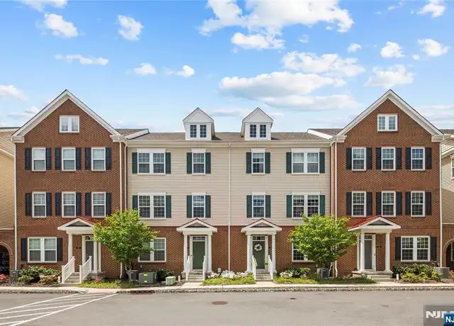 Property at 82 Landmark Ln Unit 82, Fair Lawn, NJ, 07410, 3 beds, 2.5 baths, [object Object]