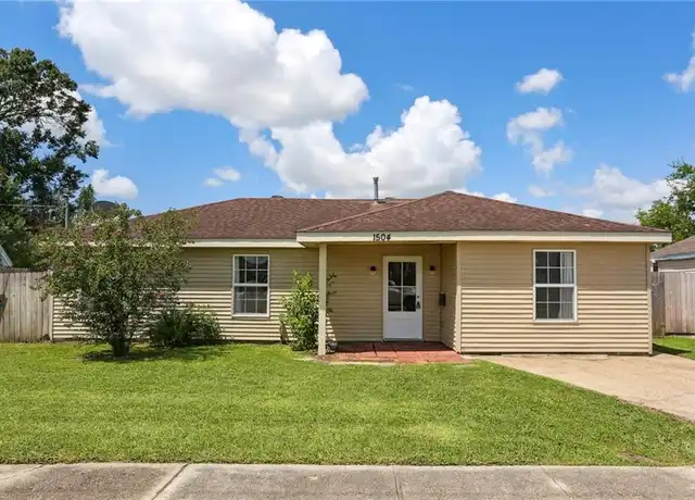 Property at 1504 Thomas St, Gretna, LA, 70053, 3 beds, 2 baths, [object Object]