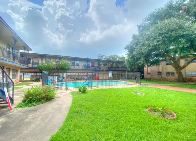 Property at 2400 5th St Apt 13, Bay City, TX, 77414, 2 beds, 1.5 baths, [object Object]