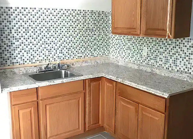 Property at 429 Poplar St Unit 3, New Haven, CT, 06513, 1 bed, 1 bath, [object Object]