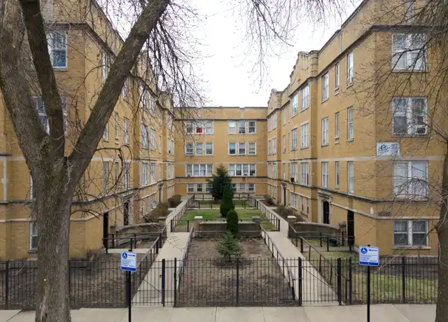 Property at 7417 N Damen Ave Unit 3W, Chicago, IL, 60645, 1 bed, 1 bath, [object Object]