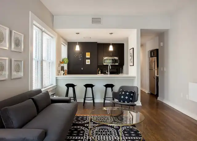 Property at The Colonnades - 100-118 W Armour Blvd, Kansas City, MO, 64111, 1 bed, 1 bath, [object Object]