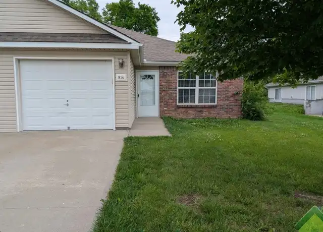 Property at 914 Fall Meadow Ln, Belton, MO, 64012, 3 beds, 2 baths, [object Object]