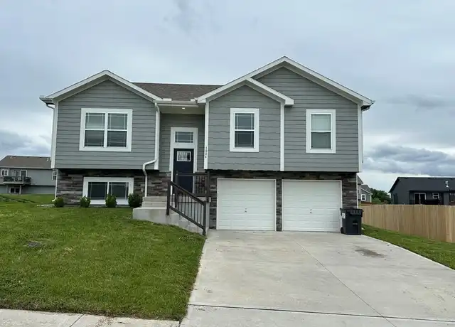 Property at 1004 NW 3rd St, Oak Grove, MO, 64075, 4 beds, 3 baths, [object Object]