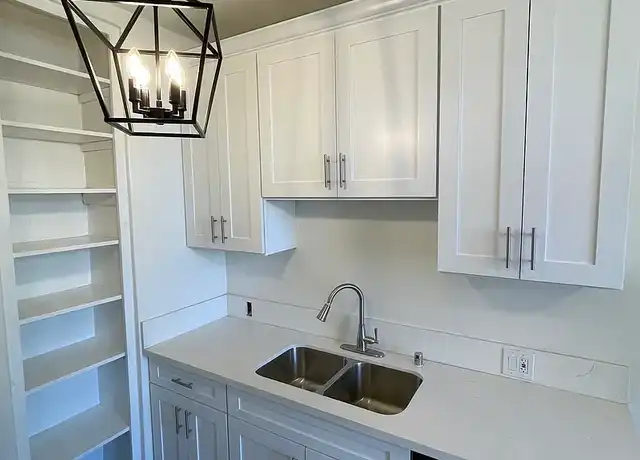 Property at Chateau Lexington Studios and One-Bedrooms - 4848 Lexington Ave, Los Angeles, CA, 90029, 0 beds, 1 bath, [object Object]