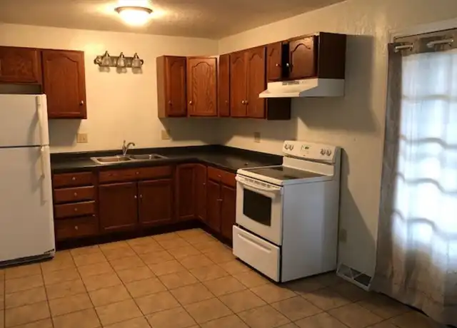Property at 2100 W Bremer Ave Unit 2100, Waverly, IA, 50677, 4 beds, 1.5 baths, [object Object]