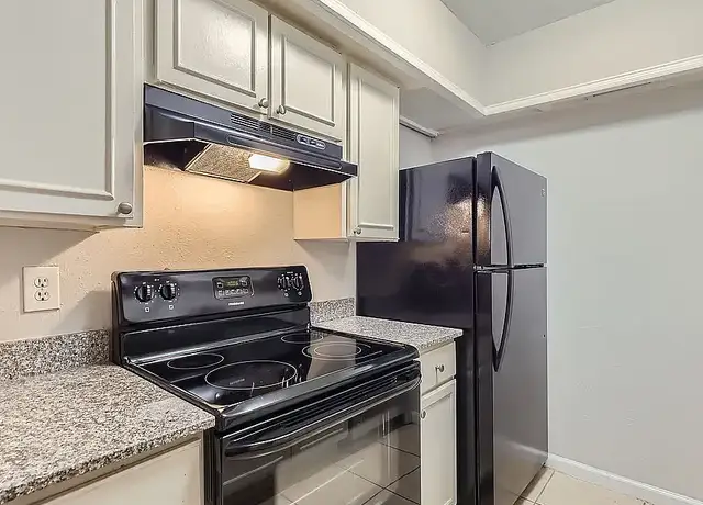 Photo of 2910 Throckmorton St, Dallas, TX 75219