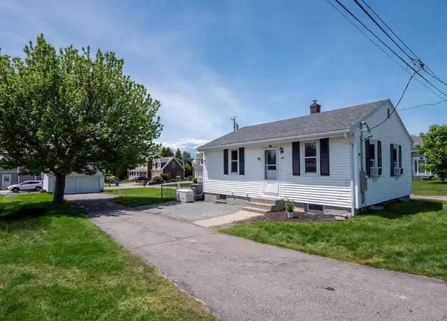 Property at 40 Draper Ave, Middletown, RI, 02842, 2 beds, 1 bath, [object Object]