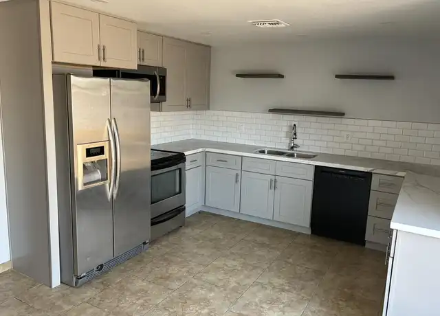 Property at 3450 E Sharon Dr, Phoenix, AZ, 85032, 3 beds, 2 baths, [object Object]
