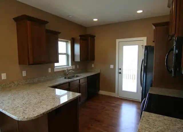 Property at 918 Manitou Trl, Iowa City, IA, 52245, 4 beds, 3 baths, [object Object]