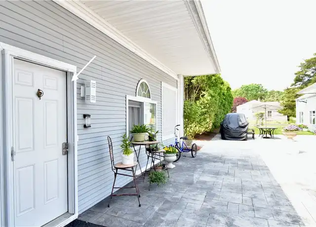 Property at 92 Winnapaug Rd #4, Westerly, RI, 02891, 1 bed, 1 bath, [object Object]