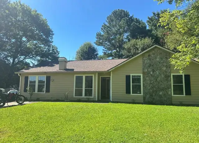 Property at 604 Old Manor Rd NW Unit 604, Lilburn, GA, 30047, 4 beds, 2 baths, [object Object]