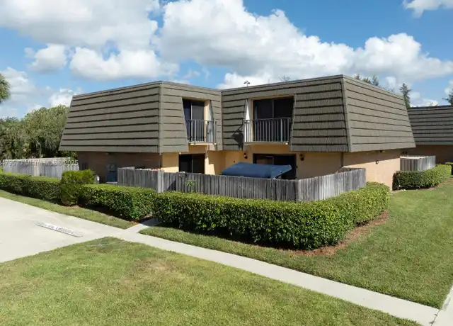 Property at 4223 42nd Way Unit 4223, West Palm Beach, FL, 33407, 2 beds, 2.5 baths, [object Object]