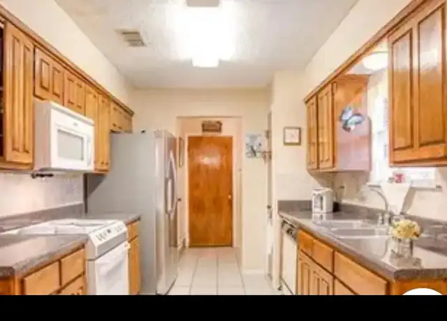 Property at 6824 Loma Vista Dr, Fort Worth, TX, 76133, 3 beds, 2 baths, [object Object]