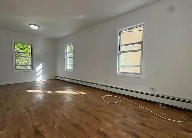 Property at 291 N State Rd, Briarcliff Manor, NY, 10510, 3 beds, 1 bath, [object Object]