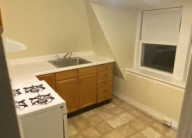 Property at 62 Maple St Unit 3, Boston, MA, 02136, 1 bed, 1 bath, [object Object]