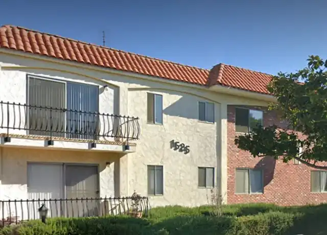 Property at Casa Grande Apartments - 1525 10th St, Santa Monica, CA, 90401, 2 beds, 2 baths, [object Object]