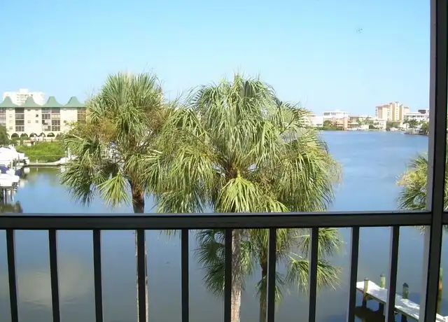 Property at 9101 Vanderbilt Dr Unit 304, Naples, FL, 34108, 2 beds, 2 baths, [object Object]