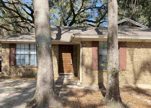 Property at 1360 Fairchild St, Pensacola, FL, 32504, 2 beds, 1 bath, [object Object]