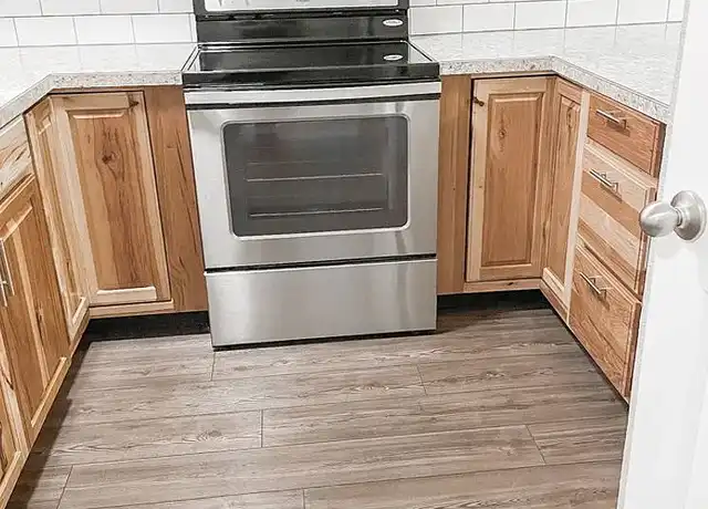 Property at East 9Th Apartments - 406 E 9th St, Newberg, OR, 97132, 2 beds, 1 bath, [object Object]