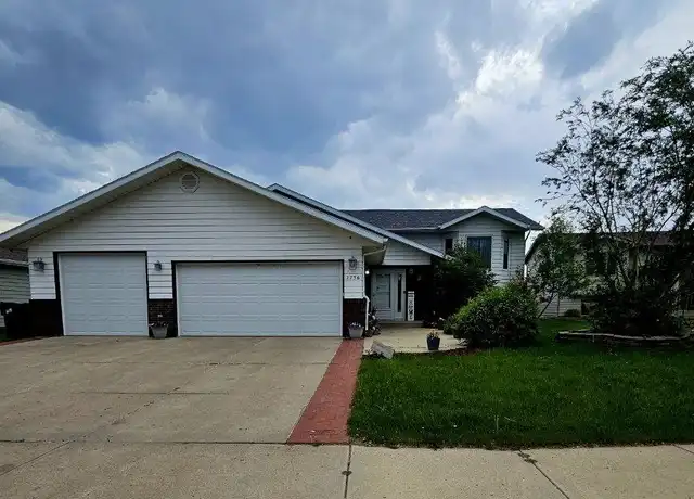 Property at 2736 Essex Loop, Bismarck, ND, 58504, 4 beds, 3 baths, [object Object]