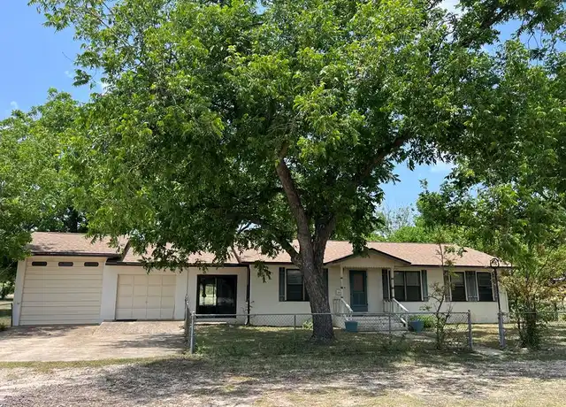 Property at 899B Harper Rd, Kerrville, TX, 78028, 3 beds, 1 bath, [object Object]