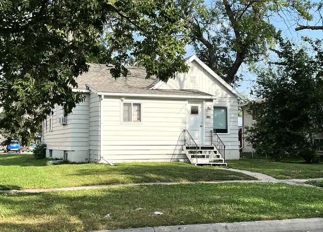 Property at 1115 17th St N, Fargo, ND, 58102, 4 beds, 2 baths, [object Object]