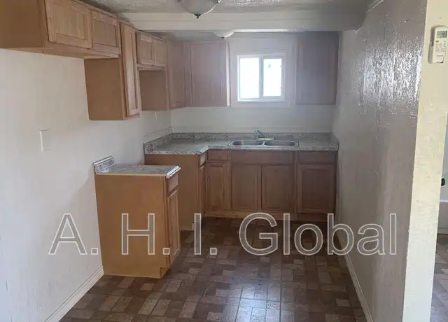 Property at 2103 S Monroe St, Amarillo, TX, 79109, 1 bed, 1 bath, [object Object]