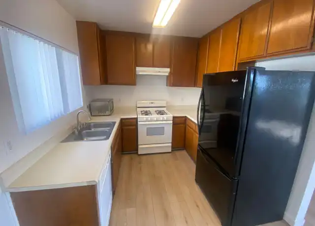 Property at 1652 W 204th St Unit 06, Torrance, CA, 90501, 3 beds, 2 baths, [object Object]