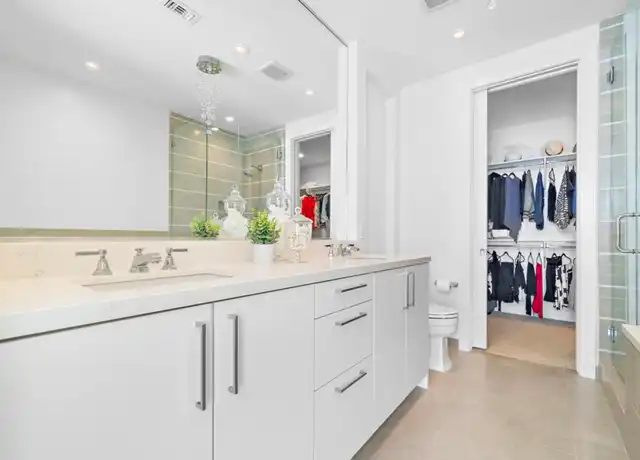 Property at 2407 Westcreek Ln Unit 11152, Houston, TX, 77027, 1 bed, 2 baths, [object Object]