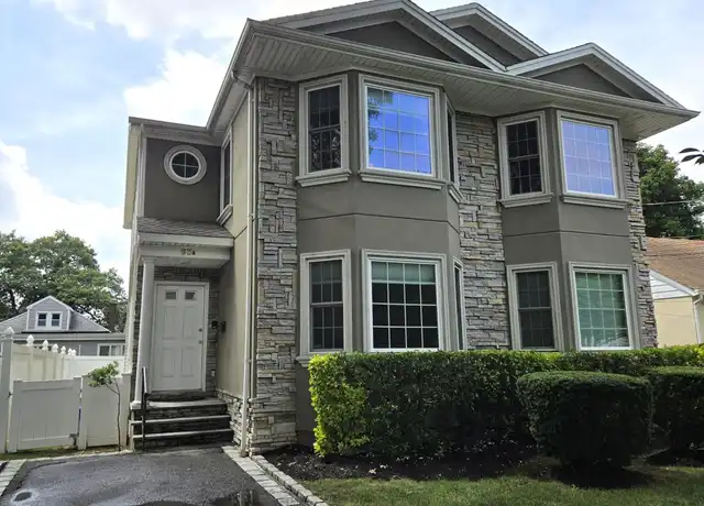 Property at 63 Dunwood Rd Unit A, Port Washington, NY, 11050, 3 beds, 2.5 baths, [object Object]