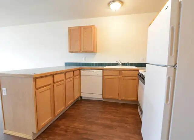 Property at 514 NE Stanton St Unit 4, Portland, OR, 97212, 2 beds, 1 bath, [object Object]