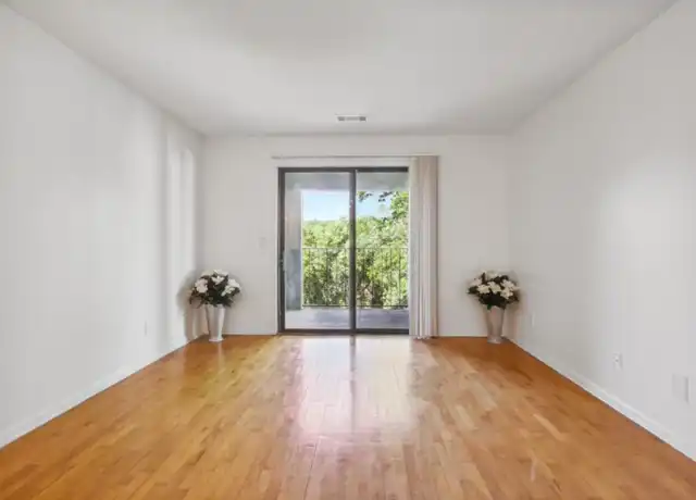 Property at 2567 Lenox Rd NE Unit 165 L, Atlanta, GA, 30324, 1 bed, 1 bath, [object Object]