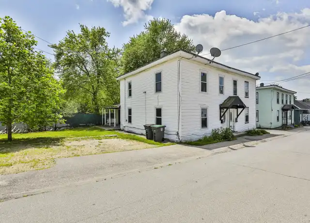 Property at 52 Front St Unit 52, Suncook, NH, 03275, 3 beds, 1.5 baths, [object Object]
