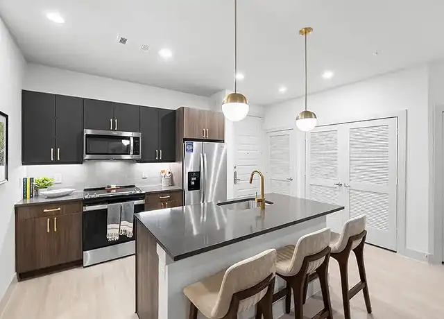 Property at East Bend Apartments - 1111 W 6th St, Houston, TX, 77007, 2 beds, 2 baths, [object Object]