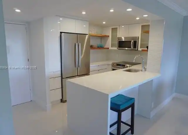 Property at 401 Golden Isles Dr #1006, Hallandale Beach, FL, 33009, 1 bed, 1.5 baths, [object Object]