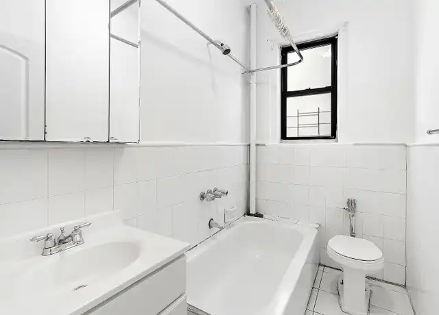 Property at 4260 Broadway, New York, NY, 10033, 2 beds, 1 bath, [object Object]