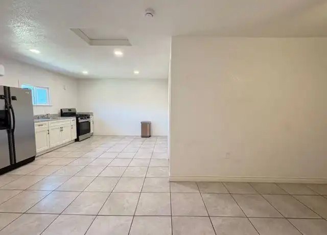 Property at 1752 Stanford Ave Unit 2, Stockton, CA, 95205, 1 bed, 1 bath, [object Object]