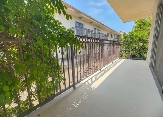 Property at 4489 Murietta Ave Unit 205, Sherman Oaks, CA, 91423, 1 bed, 1 bath, [object Object]