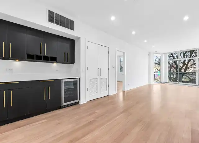 Property at 914 W Hubbard St Unit 105, Chicago, IL, 60642, 3 beds, 2 baths, [object Object]