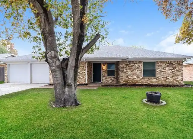 Property at 5512 Pleasant Meadow Dr, North Richland Hills, TX, 76180, 4 beds, 2 baths, [object Object]