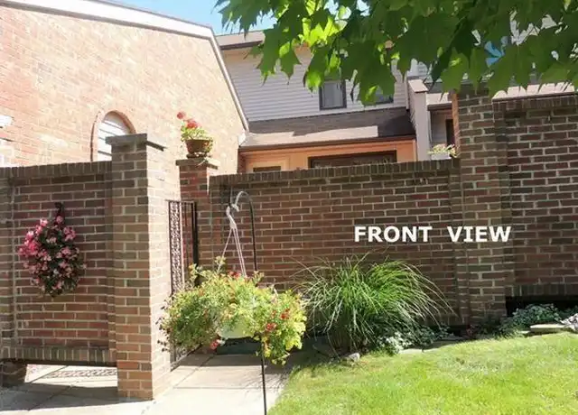 Property at 404 Willow Grove Ln, Rochester Hills, MI, 48307, 2 beds, 1.5 baths, [object Object]