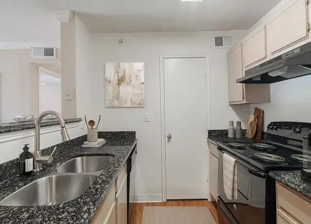 Property at Medical Center Apartments - 5055 Von Scheele Dr, San Antonio, TX, 78229, 1-3 bed, 1-2 bath, [object Object]